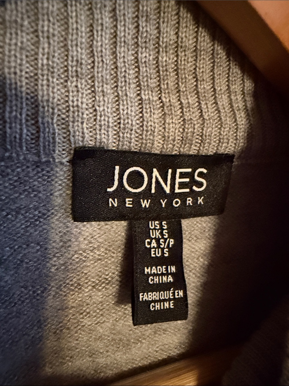 Jones New York Light Gray Wool Blend Sleeveless Zip-Front Knit Vest - Picture 2 of 7